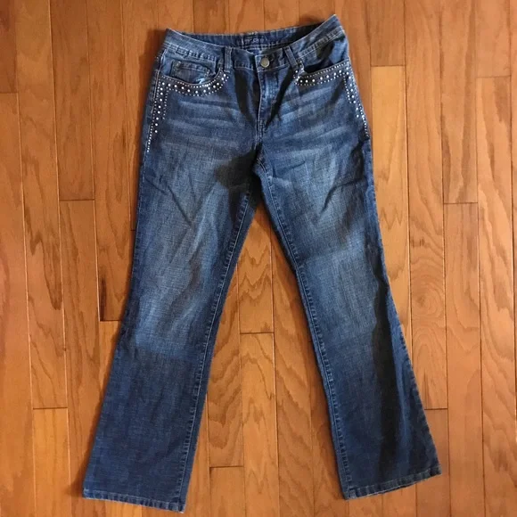 Stylish Silver Flat Stud Accented Jeans! - Picture 11 of 16